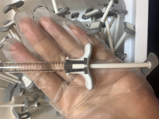 remplisseur Juvederm ultra 4 de l'acide hyaluronique 2ml lié par croix injectables