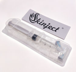 Injections de remplissage cutané d'acide hyaluronique croisé pour les lignes faciales