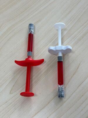 Injections de produits de comblement dermique pour les lèvres Coût 12 boîtes Temps de récupération Immédiat Offrant des résultats pour les besoins d'amélioration du volume des lèvres