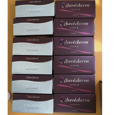 Visage de lèvre formant le remplisseur cutané Juvederm Ultra4 Voluma d'acide hyaluronique